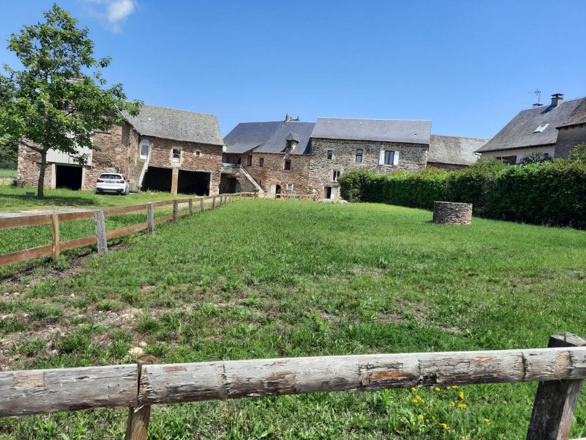 Les Gites De La Bouldoire Le Marronnier Rignac  Exteriör bild